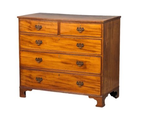 A Late George III mahogany chest of drawers on bracket feet. Circa 1800-1820. 108.5x53x97cm 