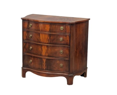 A George III style mahogany Serpentine front chest of drawers. 89x51x83.5cm 