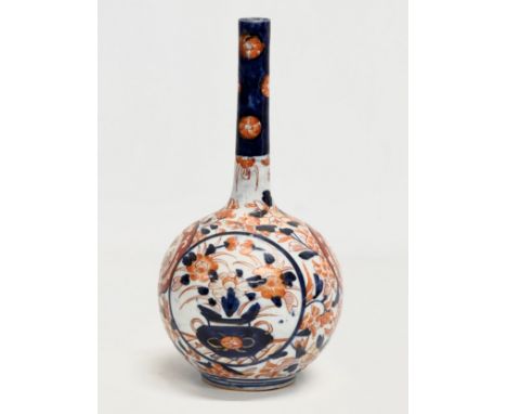 A Late 19th Century Japanese Imari bottle vase. Meiji Period. Circa 1880-1900. 22cm 