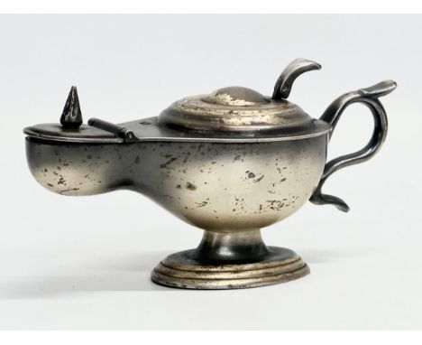 A Dunhill ‘Roman Lamp’ table lighter. 592139 