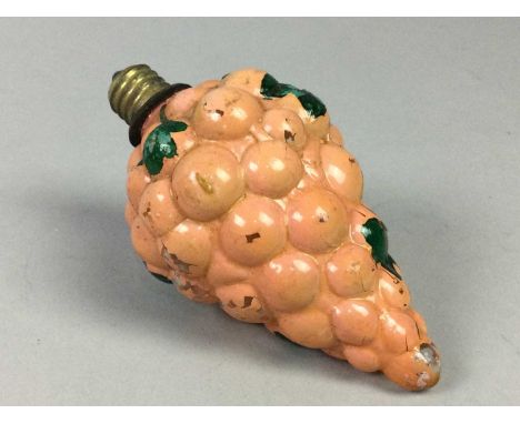 COLLECTION OF VINTAGE GLASS CHRISTMAS LANTERN BULBS