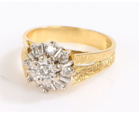 18 carat gold and diamond ring, diamonds are arranged in a cluster in the form of a flower, 4.6 grams, ring size J