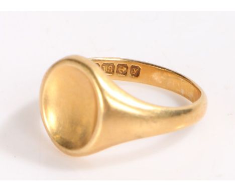 18 carat gold signet sing, with dished oval head, ring size S, 8.2g