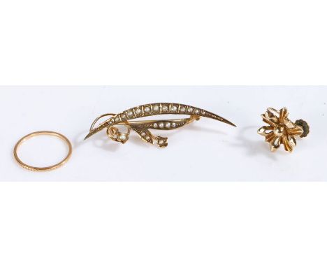 9 carat gold earring in the form of a flower together with yellow metal brooch in the form of a leave decorated with pearls a