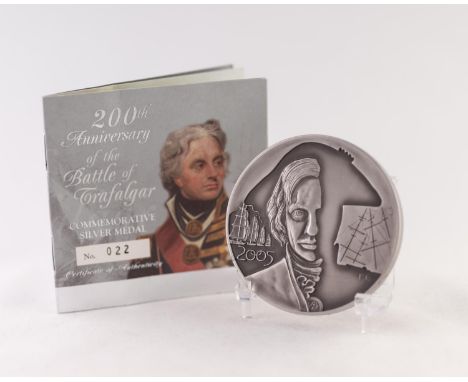 ROYAL MINT LARGE 2005 LIMITED EDITION TONED SILVER COMMEMORATIVE MEDALLION TRAFALGAR BI-CENTENARY with image half bust and ou