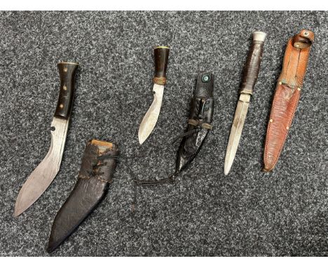 Small sized Kukri knife with 195mm long blade, horn grip, overall length 295mm, complete with scabbard: Small kukri knife wit
