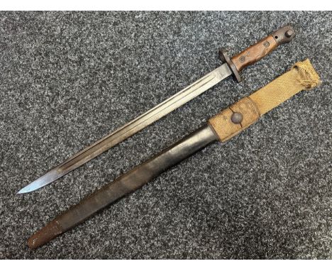 WW1 British 1907 Pattern Bayonet with single edged fullered blade 428 mm in length, maker marked "Remington" and dated "7-15"