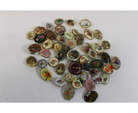 Fifty vintage scarf clips 