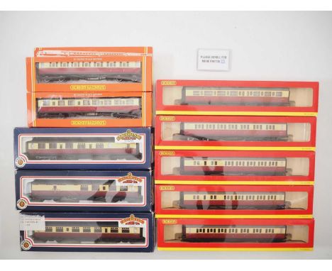 A group of OO gauge passenger coaches by HORNBY and BACHMANN all in BR crimson/cream livery - VG in G/VG boxes (10)