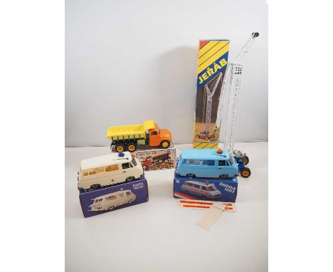 A group of vintage Czechoslovakian tinplate/plastic toy vehicles by KADEN and others - G/VG in G boxes (4)