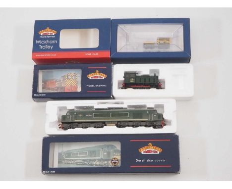 A pair of BACHMANN OO gauge diesel locomotives comprising a Class 04 and a Class 45 (Headcode panels missing) both in BR gree