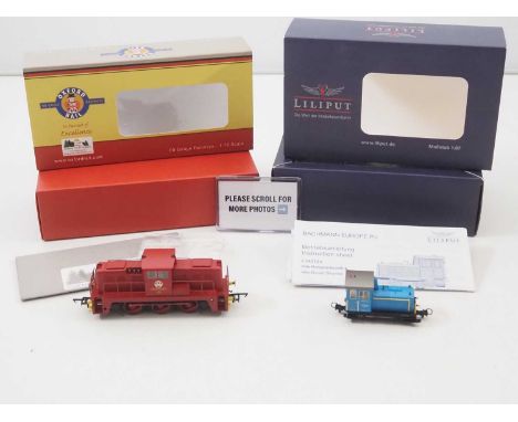 An OXFORD RAIL OO gauge Janus diesel shunting locomotive in ICI livery together with a LILIPUT Hoe gauge German Outline O&K d