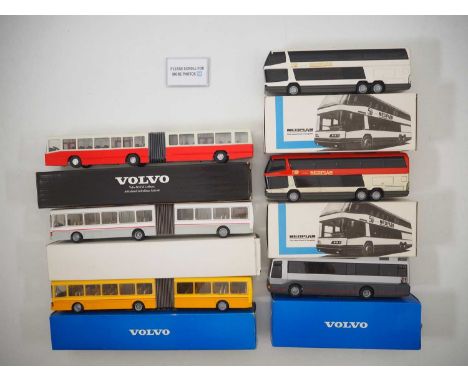 A group of NZG European outline diecast bendi-buses and coaches in 1:50 scale - VG in G/VG boxes (6)