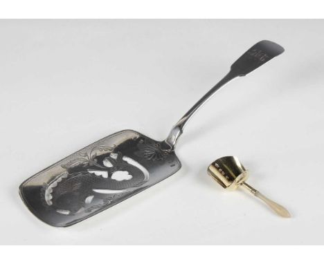 A George IV Irish silver fish slice, pierced with a fish design, Dublin 1820 by Patrick Moore, length 27cm, weight 122.3g, to