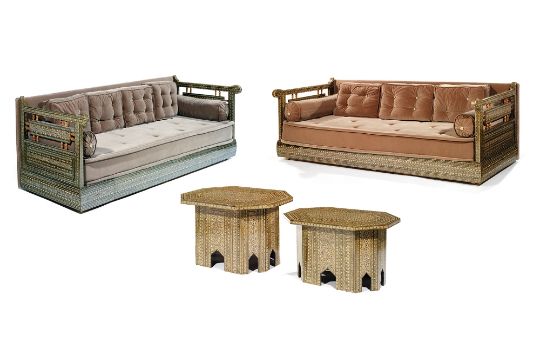 Salon Syrien Compose De Deux Larges Banquettes Et Deux Tables