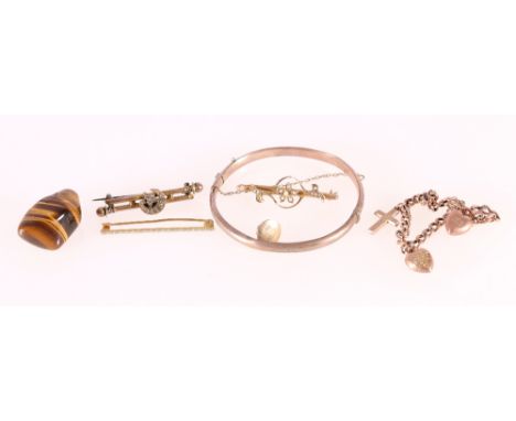 9ct gold seed pearl bar brooch, a 9ct gold curblink bracelet and a 9ct gold stud, 7g gross, together with a tigers eye agate,