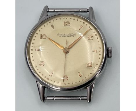 IWC Schaffhausen. Herrenarmbanduhr. Vintage. Schweiz.Circa 35 mm Gehäusedurchmesser ohne Krone. Rundes Edelstahlgehäuse. Hand