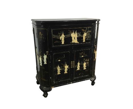 JAPANESE BLACK LACQUERED DRINKS CABINET, decorated with figures in a mountain landscape105cm high, 92cm wide