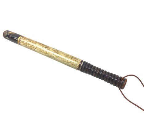POLICE TRUNCHEON, the turned body with letters 'VR' in gilt38.5cm long 