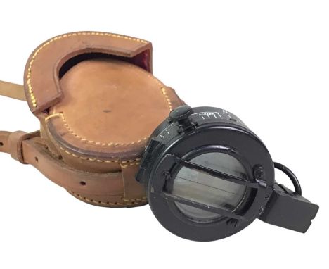 WWII BRITISH OFFICERS MARCHING COMPASS, TG.Co ltd London Nob 303942. 1944 MKIII