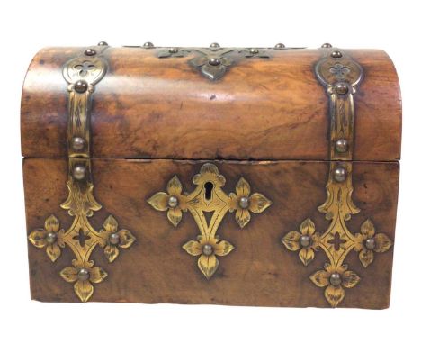 VICTORIAN BURR WALNUT CADDY, 19TH CENTURY  the domed top opening to reveal a fitted interior, the body brass bound16cm high