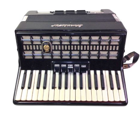 PIANO ACCORDION, ELMEISTER SERINO in carrying case
