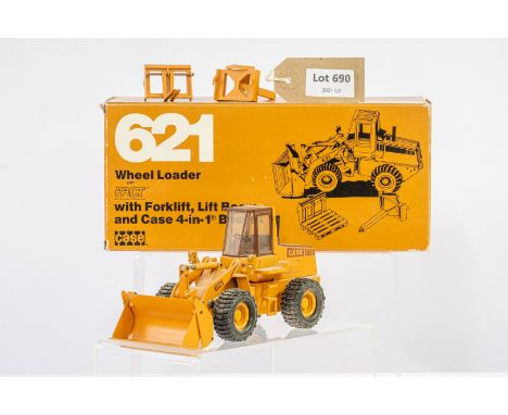 Manufacturer  - Conrad | Description - CASE 621 Wheel Loader | Stock Code - 2426 | Notes - | Scale - 1:35 | Certificate - No