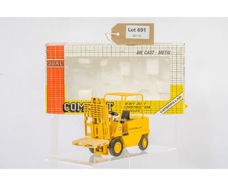 Manufacturer  - Joal | Description - Caterpillar Trolley Lifter | Stock Code - 215 | Notes - | Scale - 1:25 | Certificate - N