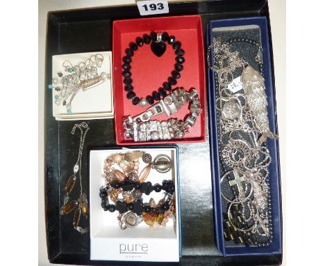 Assorted vintage jewellery, hallmarked large silver articulated fish pendant, other silver jewellery, pendants, etc.