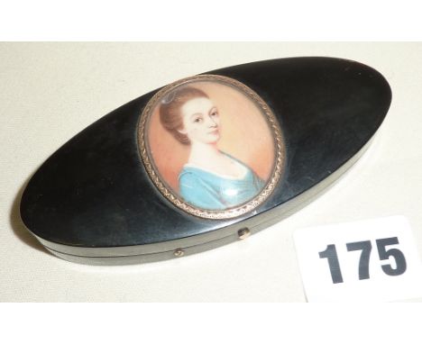 Horn patch box with fine gold framed portrait miniature of a lady set into lid, lined with velvet and internal mirror (A/F)