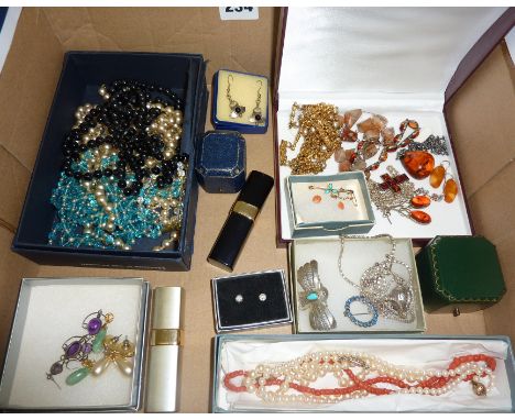 Good lot of costume and other jewellery, inc. silver and amber pendants, bracelet, coral necklace and earrings, gold and turq