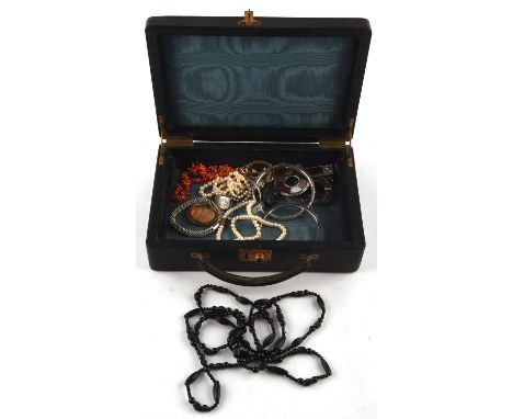 Jewellery box containing antique and silver jewellery, including Scottish agate silver brooch, 4.8 x 4.8cm, facetted jet bead