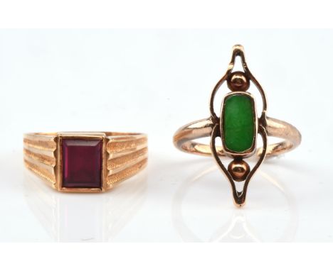 Synthetic ruby signet ring, tested as 18 ct, ring size M, together with an aventurine quartz ring, in tested 14 ct, ring size