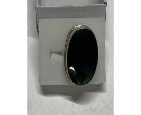 A large 925 silver &amp; green stone ring 