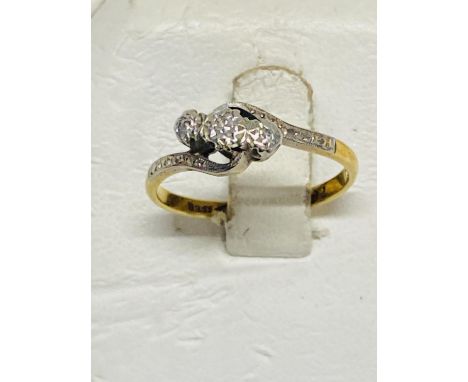A 18ct gold &amp; platinum diamond ring 2.44 grams 