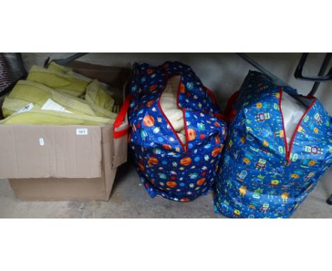 2 bags and 1 box of various mixed curtains etc