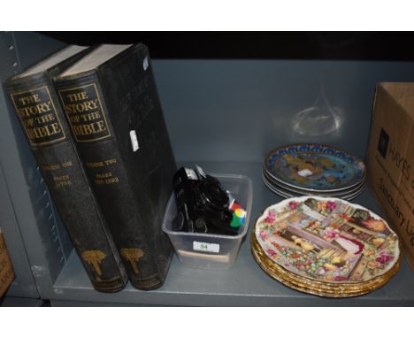 Small mixed lot containing, Royal Albert Christmas display plates, Royal Worcester ' legends of the Nile ' display plates, al