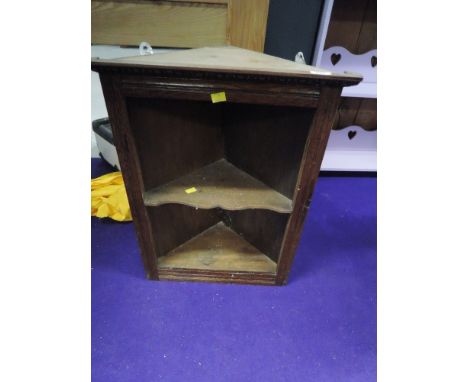 An early 20th Century oak wall shelf, approx. width 45cm