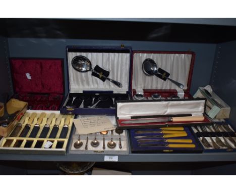 A good quantity of mixed vintage cutlery in boxes, some good quality items in this lot. 