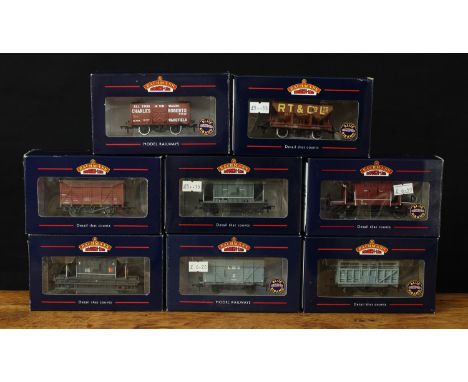Bachmann Branch-Line OO Gauge wagons and vans, comprising 37-803 12-ton planked ventilated van, LMS grey, boxed; 37-527 20-to