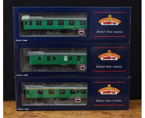 Bachmann Branch-Line OO Gauge coaches, comprising 39-153 BR Mk1 corridor coach (first) in SR green, boxed; 391-78 BR Mk1 full