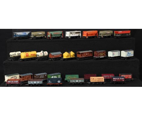 Lima, Tri-ang, Airfix, Hornby Railways, Dapol, Bachmann, Mainline OO Gauge wagons, tankers and vans, all unboxed (30) 