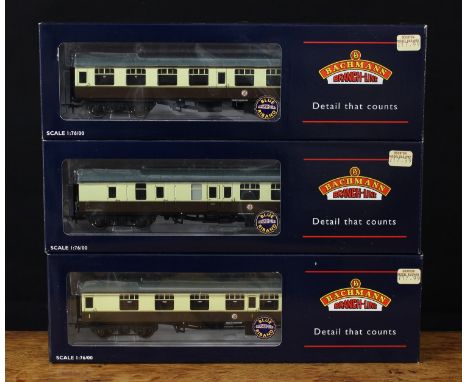 Bachmann Branch-Line OO Gauge coaches, comprising 39-054 BR Mk1 open coach in chocolate and cream, boxed; 39-154 BR Mk1 corri