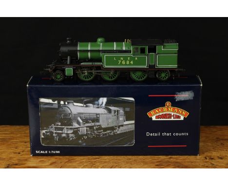 Bachmann Branch-Line OO Gauge 31-608 V3 2-6-2 tank locomotive, Doncaster, LNER lined green livery, No.7684, boxed with litera