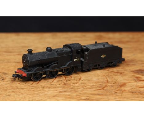 Graham Farish by Bachmann N Gauge (1:146 scale) 372-053 BR Class 4F 0-6-0 locomotive and six wheel tender, BR black livery, N