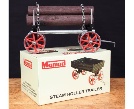A Mamod TE1A traction engine trailer, black trailer with red spoked wheels and three faux wooden logs, boxed with original in