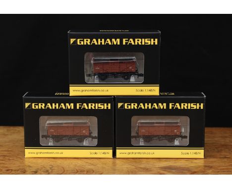 Graham Farish by Bachmann N Gauge (1:146 scale) wagons, comprising three 373-260C cattle wagons, BR bauxite, each boxed (3) 