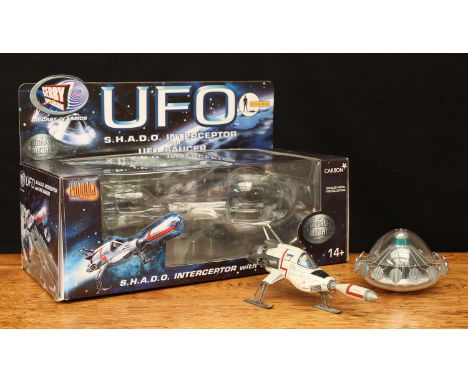 Sci-Fi, Gerry Anderson, UFO - a Carlton International Media Ltd/Product Enterprise Ltd S.H.A.D.O. Interceptor with UFO saucer