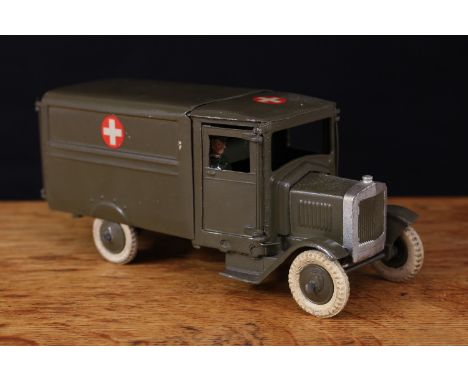 W Britain (Britains) No.1512 lead Army Ambulance, khaki green body with square shaped silver radiator, khaki green hubs with 