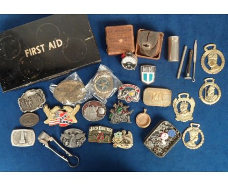 Collectables, a quantity of interesting items to include 13 belt buckles (Black & White Whisky, Jack Daniels Whiskey, Lofflan